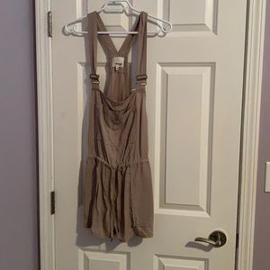 Short overalls